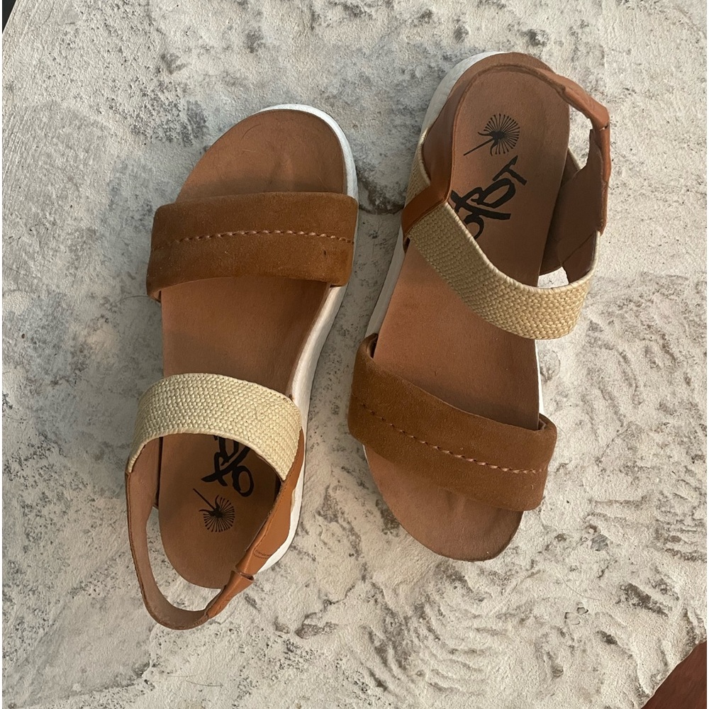 OTBT size 7 brown + tan wedges